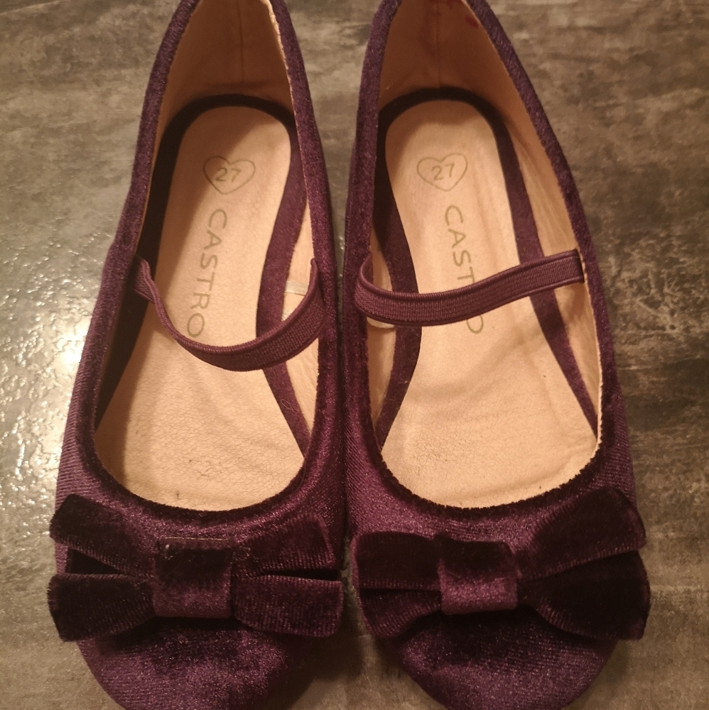 Girls velvet dress shoes💜